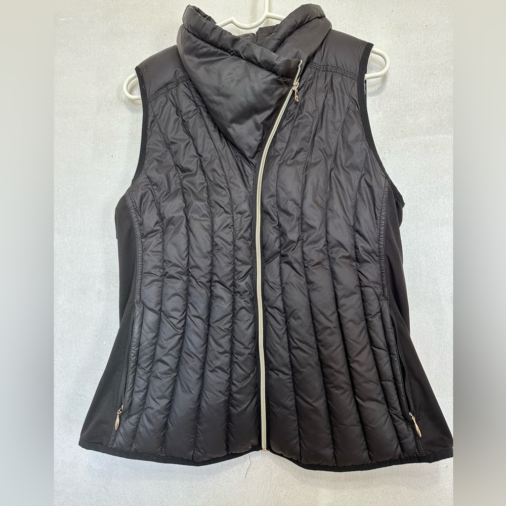 Womens zip up vest size large -